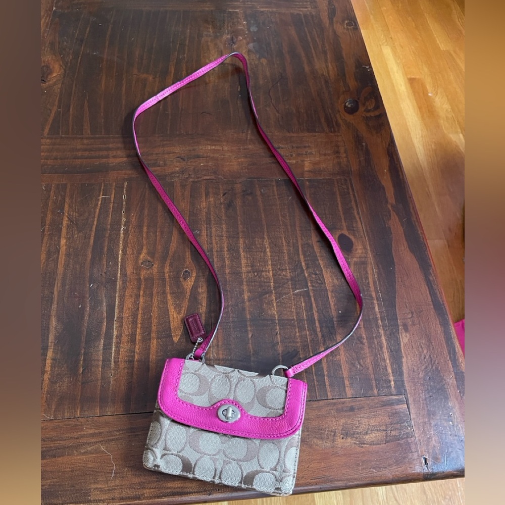 Small Coach Signature Dylan Crossbody Wallet Khaki And Magenta